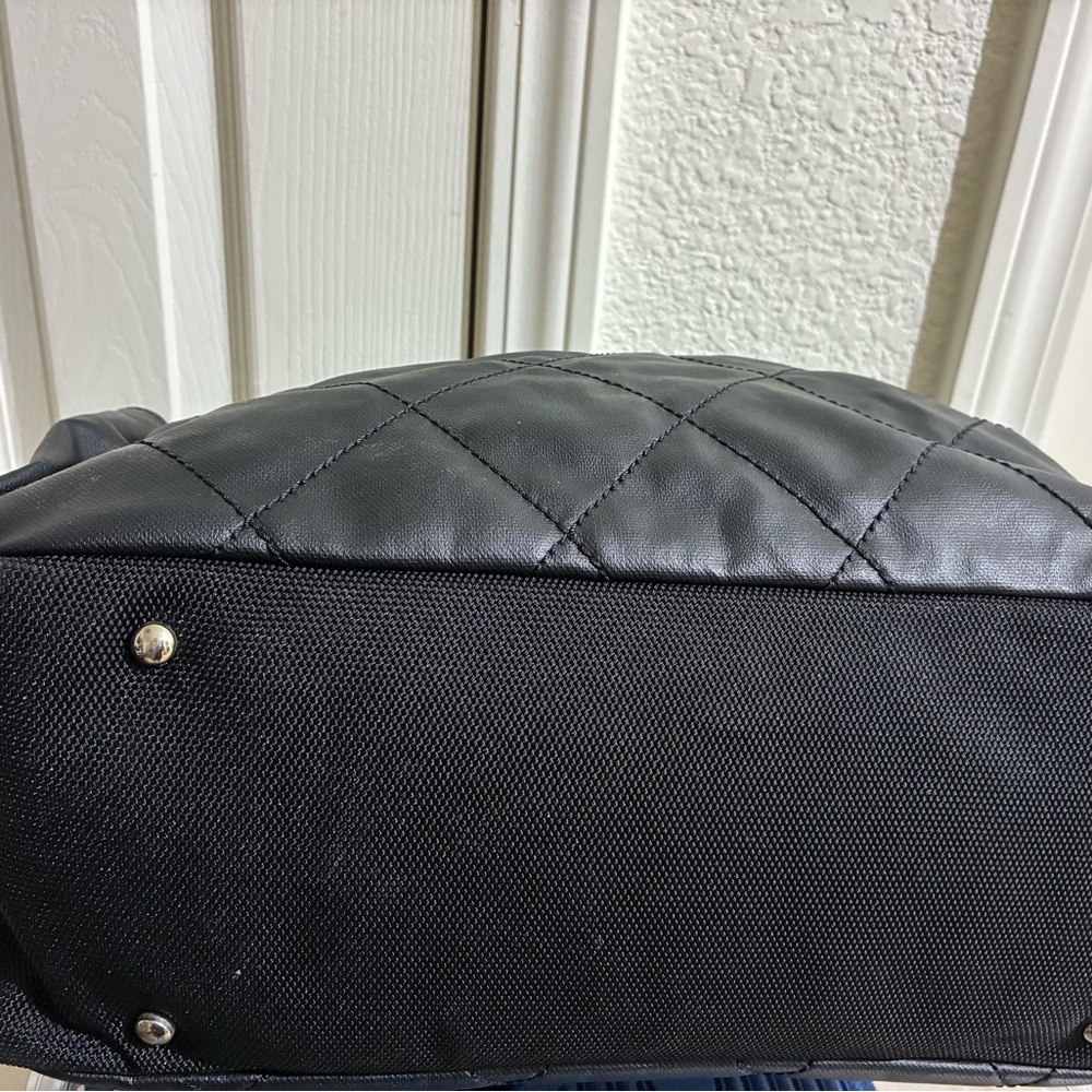 Black Quilted Tote Bag - Picture 2 of 7